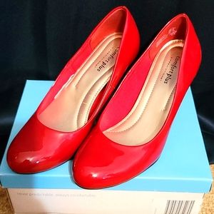 women red shoes